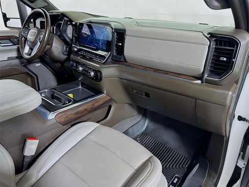Used 2024 GMC Sierra 3500 SLT w/ Texas SLT Premium Package image 28