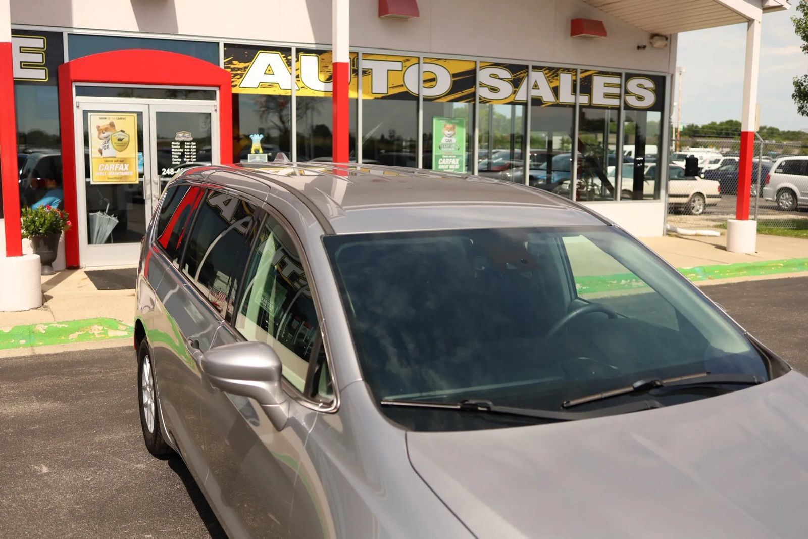 Used 2020 Chrysler Pacifica Touring w/ Advanced Safetytec Group FWD image 50