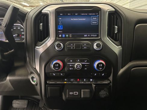 Used 2020 GMC Sierra 1500 Elevation w/ Elevation Value Package AWD/4WD image 18