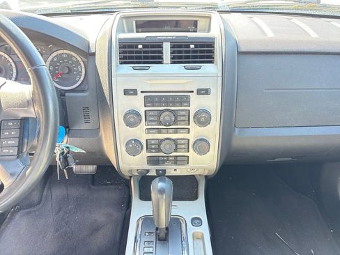 Used 2010 Ford Escape XLT image 24