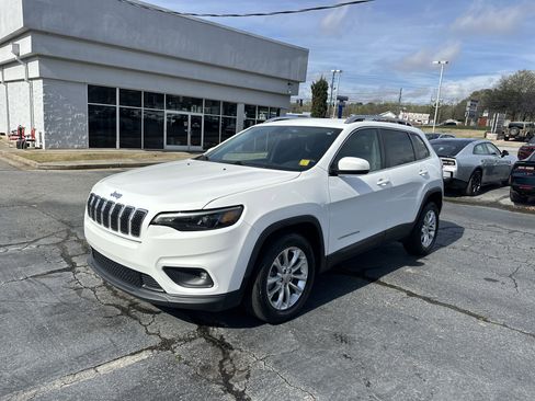 Used 2019 Jeep Cherokee Latitude w/ Popular Appearance Group image 5