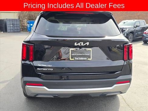 Certified 2025 Kia Sorento S w/ Panoramic Sunroof Package FWD image 4