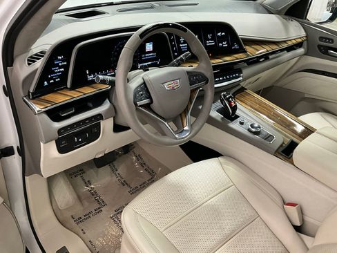 Used 2021 Cadillac Escalade ESV Sport Platinum w/ Heavy-Duty Trailer Package AWD/4WD image 14