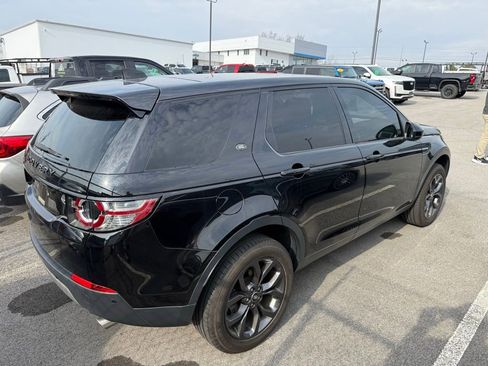 Used 2019 Land Rover Discovery Sport image 4
