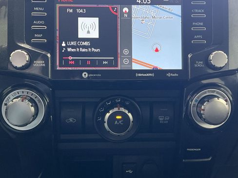 Used 2022 Toyota 4Runner TRD Off-Road image 19