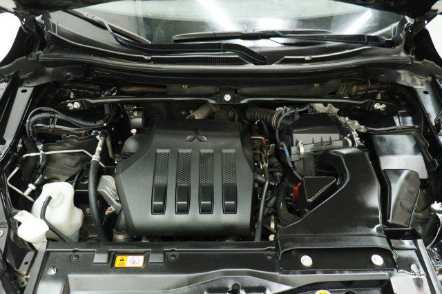 Used 2023 Mitsubishi Eclipse Cross LE AWD/4WD image 32