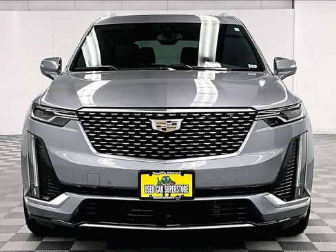 Used 2025 Cadillac XT6 Premium Luxury FWD image 4
