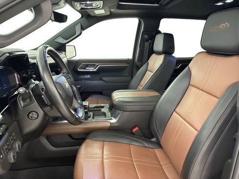 Certified 2025 Chevrolet Silverado 1500 High Country w/ High Country Premium Package AWD/4WD image 12