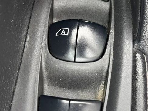 Used 2021 Nissan Rogue Sport SV AWD/4WD image 23