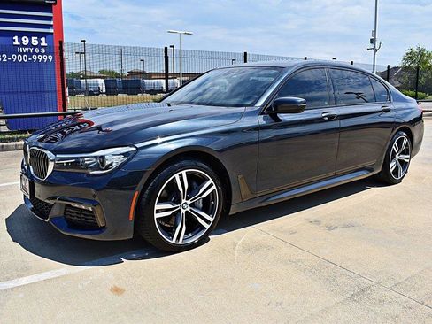 Used 2019 BMW 740i w/ Executive Package RWD image 11
