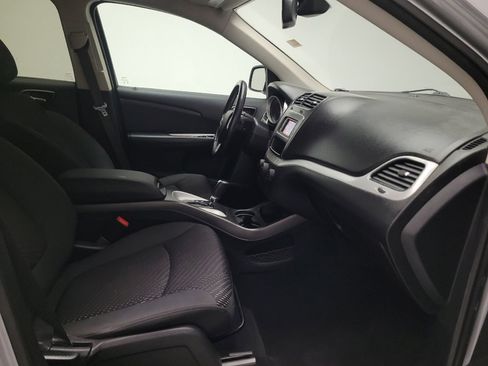 Used 2018 Dodge Journey SE w/ Connectivity Group FWD image 21