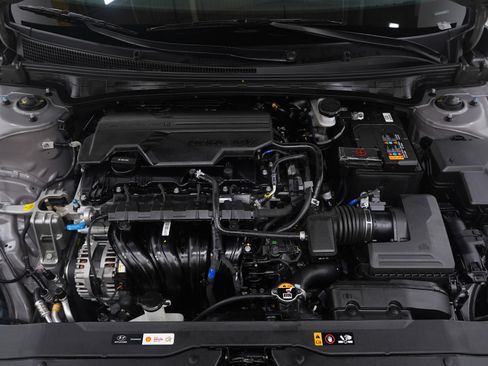 Used 2025 Hyundai Elantra SEL image 28