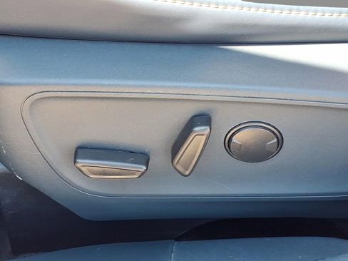 Used 2022 Ford Maverick Lariat w/ Lariat Luxury Package image 18