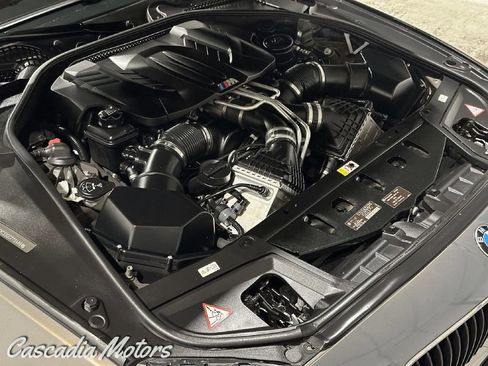 Used 2013 BMW M5 image 38