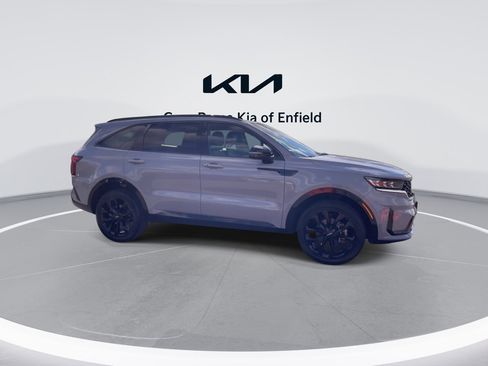 Certified 2023 Kia Sorento SX image 2