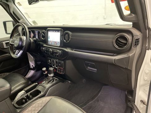 Used 2021 Jeep Wrangler Unlimited Sahara AWD/4WD image 26
