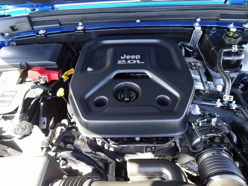 Used 2022 Jeep Wrangler Unlimited Sahara w/ Cold Weather Group image 32