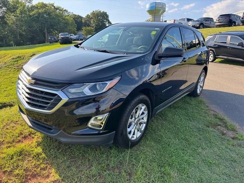 Used 2019 Chevrolet Equinox LS w/ LS Convenience Package FWD image 9