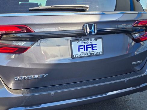 New 2026 Honda Odyssey Touring image 12
