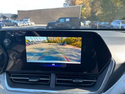 Used 2025 Chevrolet Trax LT image 17