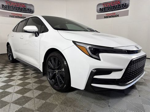 Used 2024 Toyota Corolla SE image 1