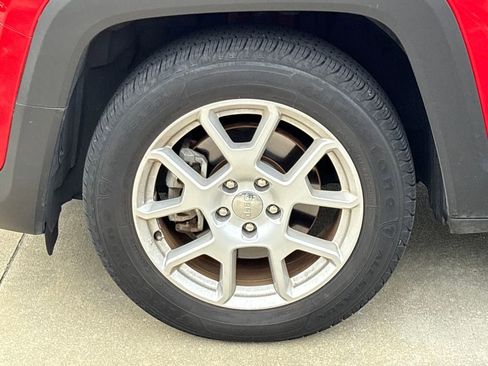 Used 2021 Jeep Renegade Latitude image 11