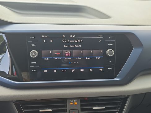 Certified 2023 Volkswagen Taos SE AWD/4WD image 20