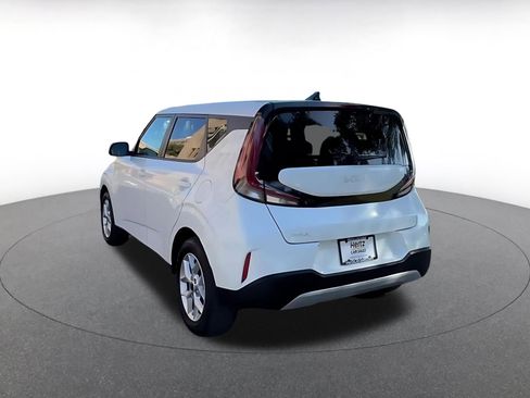 Used 2025 Kia Soul LX w/ LX Technology Package image 11