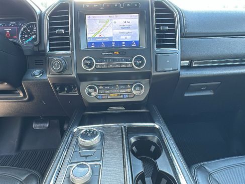Used 2020 Ford Expedition Limited w/ Special Edition Package AWD/4WD image 21