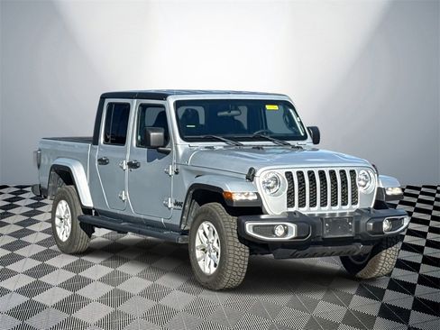 Used 2023 Jeep Gladiator Sport image 2