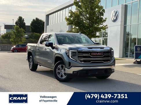 Used 2025 GMC Sierra 1500 SLT AWD/4WD image 1