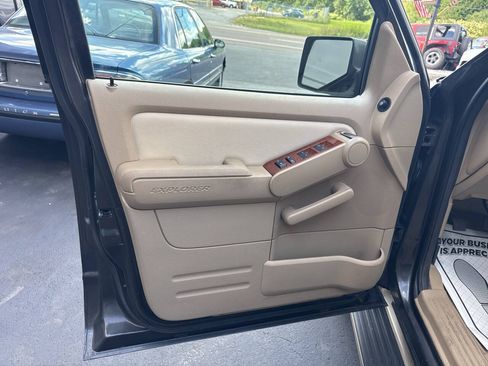 Used 2007 Ford Explorer Eddie Bauer AWD/4WD image 14