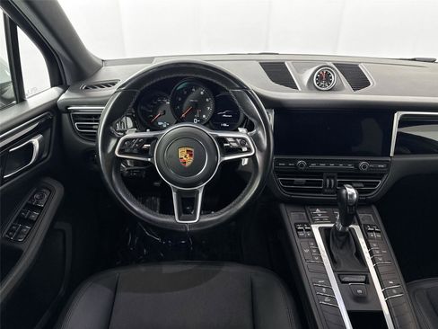Used 2021 Porsche Macan image 30