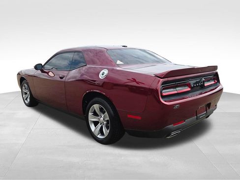 Used 2018 Dodge Challenger SXT RWD image 5