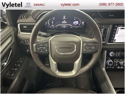 Used 2023 GMC Yukon Denali image 15