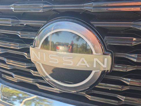 Used 2023 Nissan Rogue SV AWD/4WD image 30