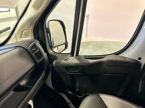 Used 2026 RAM ProMaster 2500 w/ Convenience Group FWD image 23