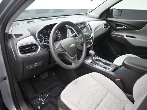 Used 2024 Chevrolet Equinox LS w/ Driver Confidence II Package FWD image 11