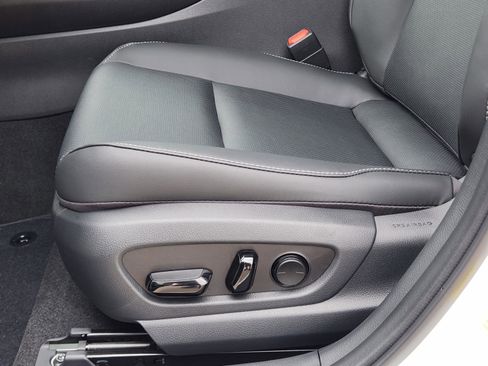 New 2026 Lexus UX 300h FWD image 14