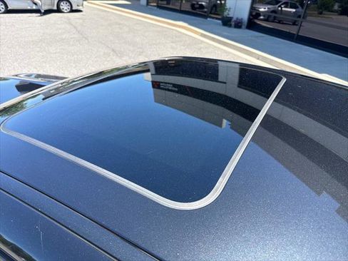 Used 2022 BMW M340i w/ Premium Package RWD image 9