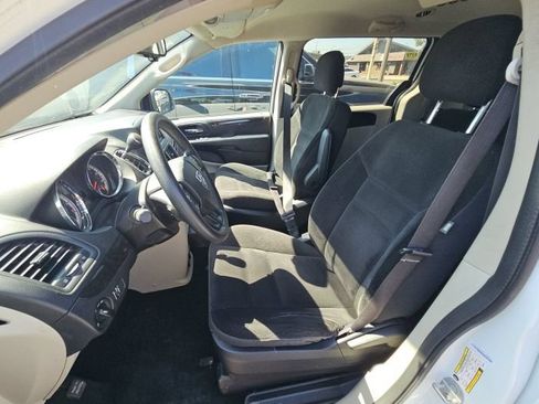 Used 2018 Dodge Grand Caravan SE w/ UConnect Hands-Free Group FWD image 6