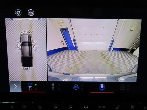 Used 2023 GMC Canyon Denali image 15