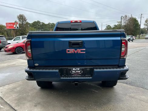 Used 2018 GMC Sierra 1500 SLT w/ All Terrain Package image 9