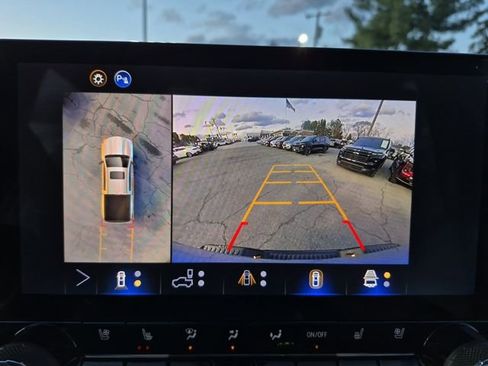 Used 2026 Chevrolet Colorado ZR2 w/ Technology Package image 28