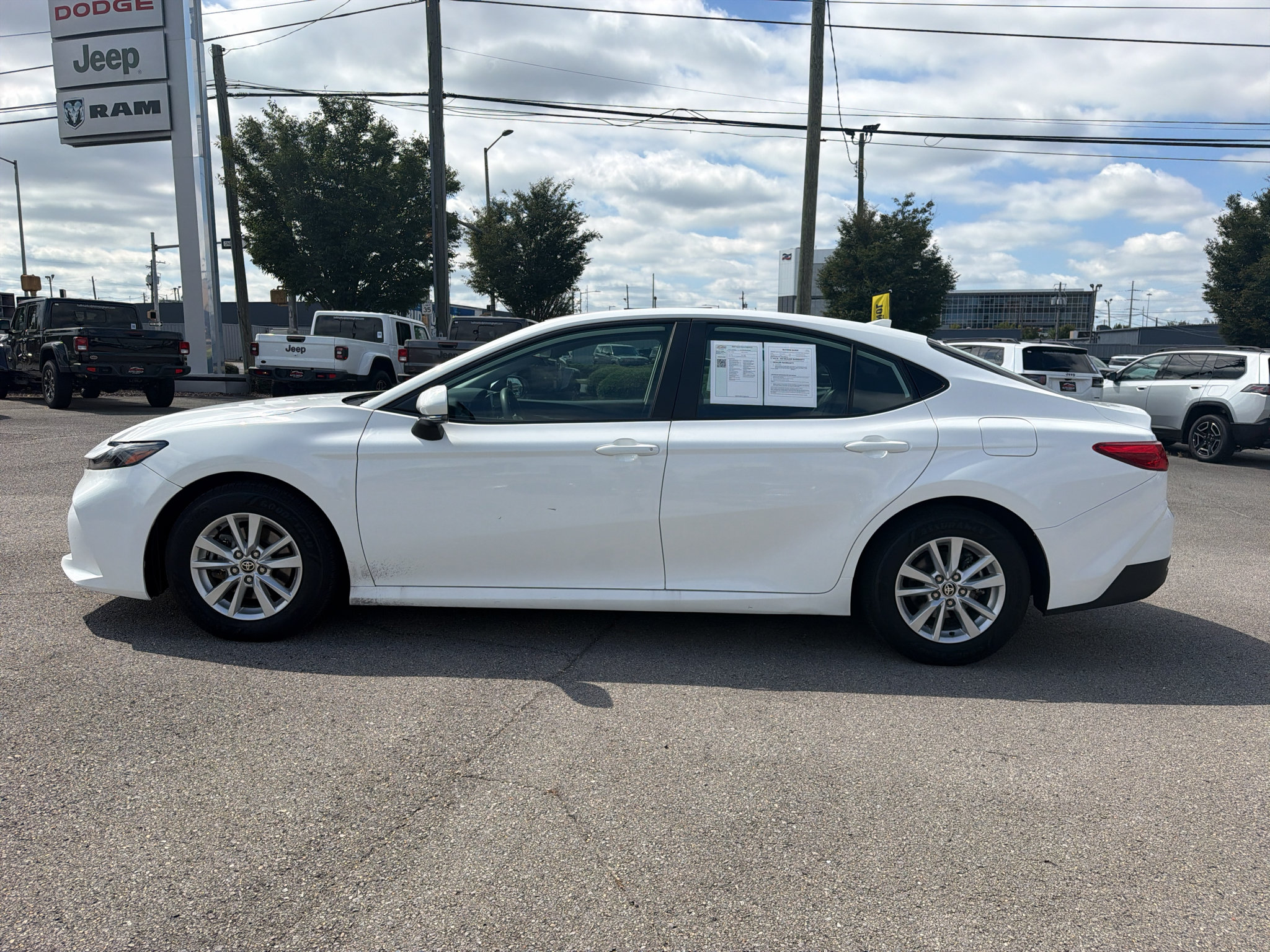 Used 2025 Toyota Camry LE FWD image 9