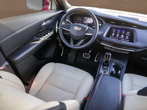 Used 2022 Cadillac XT4 Sport image 27