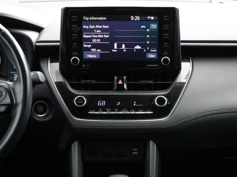Used 2022 Toyota Corolla Cross LE w/ Moonroof Package FWD image 24
