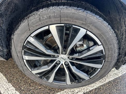 Used 2025 Volvo XC60 B5 Plus w/ Protection Package Premier image 30