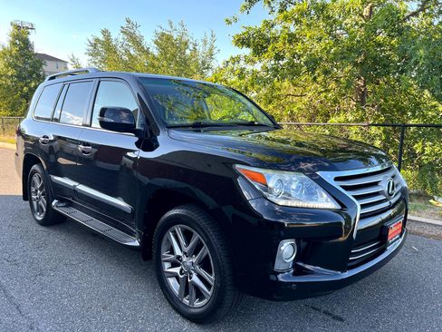 Used 2013 Lexus LX 570 4WD image 8