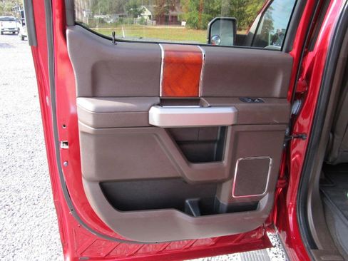 Used 2018 Ford F150 King Ranch w/ Equipment Group 601A Luxury image 38